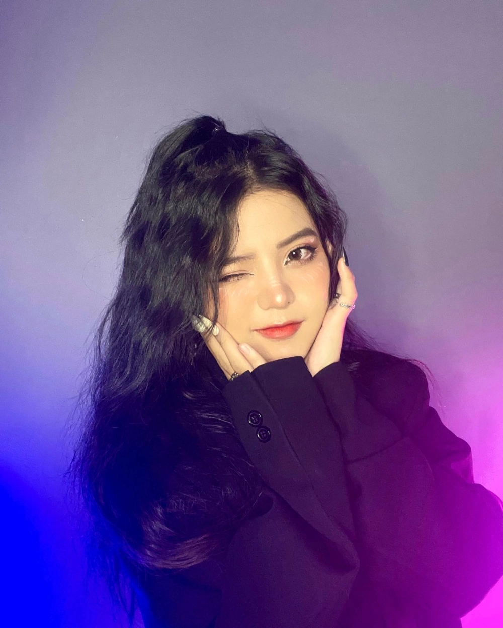 Tiktok Reency Ngô nổi bật với phong cách vừa hài vừa chất