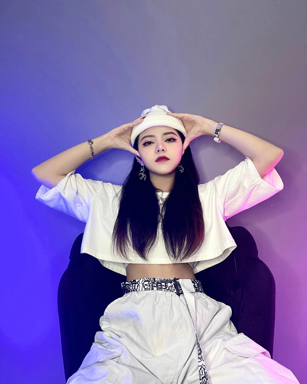 Reency Ngô Cao Bao Nhiêu mà xuất hiện cực nổi bật trên khung hình