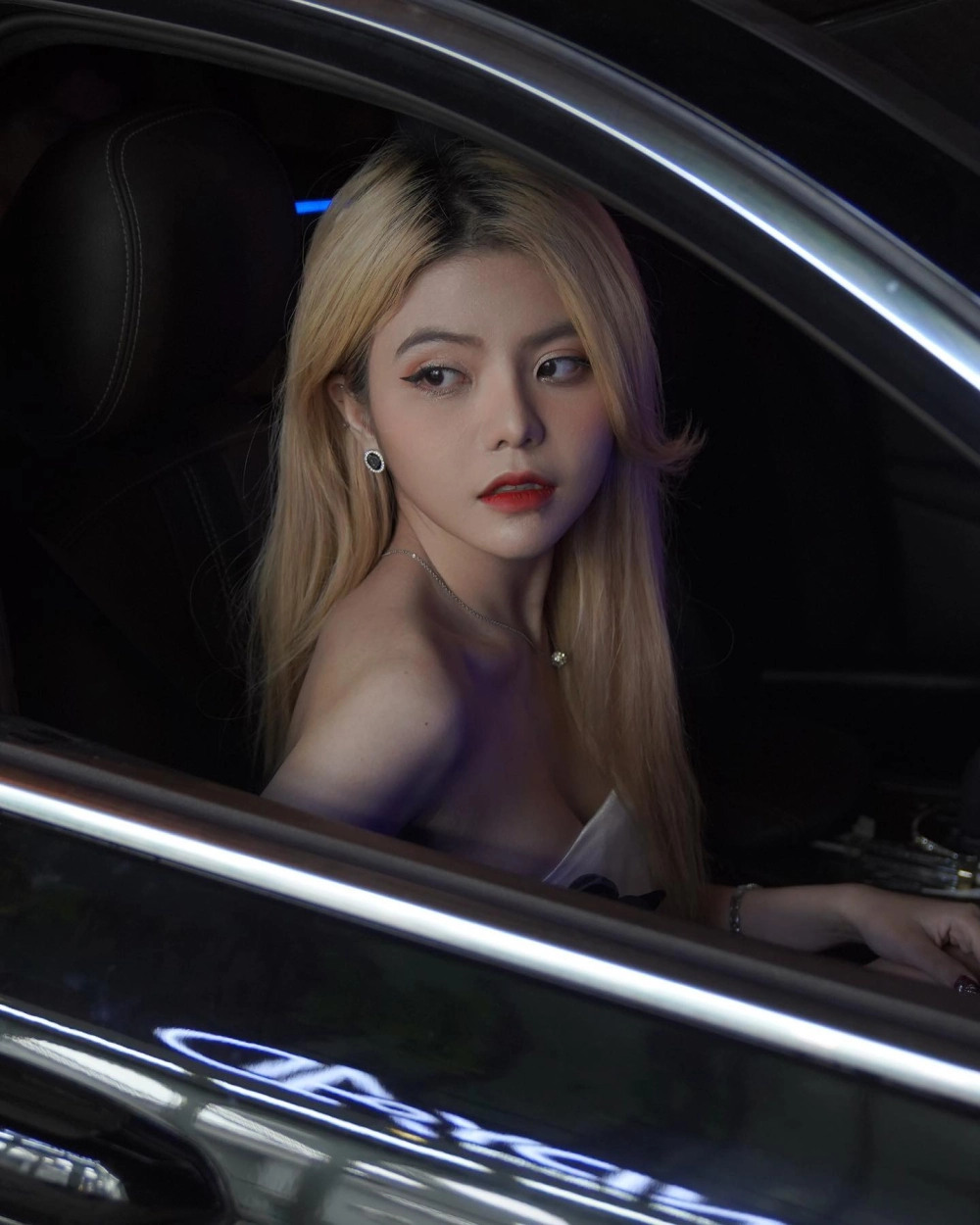 Reency Ngô Short lên đồ cá tính khiến dân mạng trầm trồ