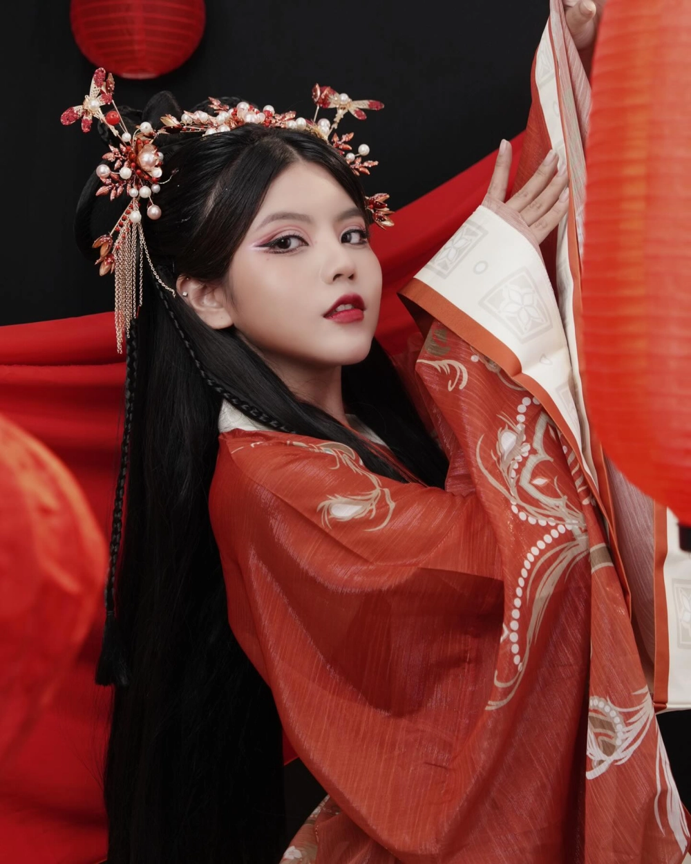 Reency Ngô Ê Nhỏ Lớp Trưởng ghi điểm với vai diễn đáng yêu